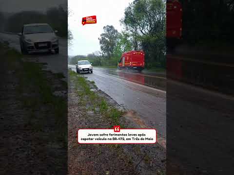 Jovem sofre ferimentos leves após capotar veículo na BR-472, em Três de Maio