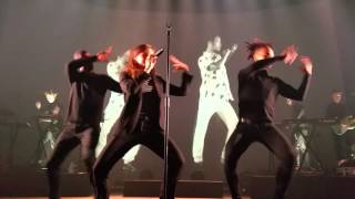 Christine and the Queens - starshipper et Half ladies - roundhouse 3 mai 2016 (1)