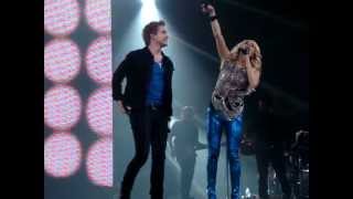 Carrie Underwood &amp; Hunter Hayes - Leave Love Alone (Ottawa 12/8/12)