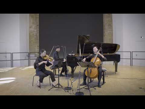 J. Haydn: Piano Trio in E Major, Hob. XV 28