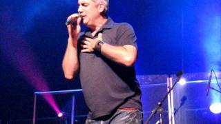 Taylor Hicks sings What's Right is Right in Pitman NJ on May 12, 2011
