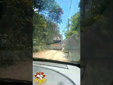 Eletropaulo trava a Rua da Cachoeira da Morte
