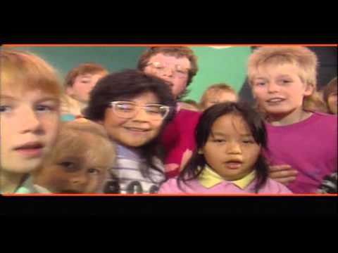 Ellingsrudåsen skole -  "Ja Til Et Fargerikt Felleskap"