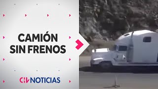 Impactante registro muestra accidente de camión sin frenos en Arica - CHV Noticias