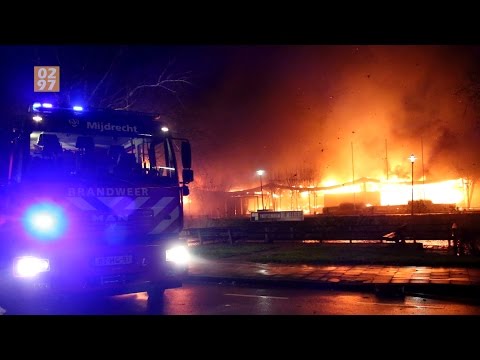 Grote brand legt De Meijert in Mijdrecht in as - 0297.nl