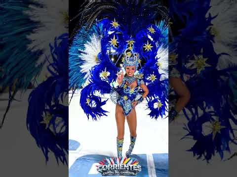 Ella es Abril Rausch, Laureada figura de Comparsa Anahí (Bella Vista), desfilando para Ara Berá