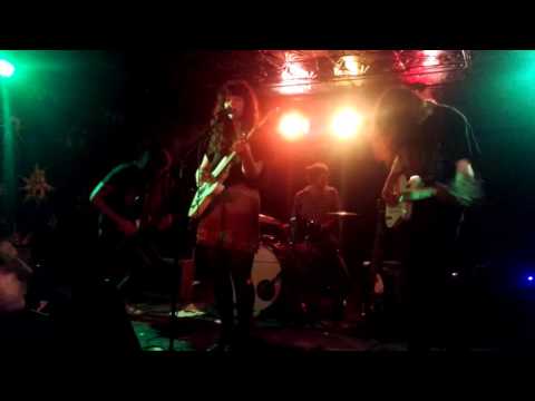 Widowspeak - In The Pines (live in Richmond, VA)