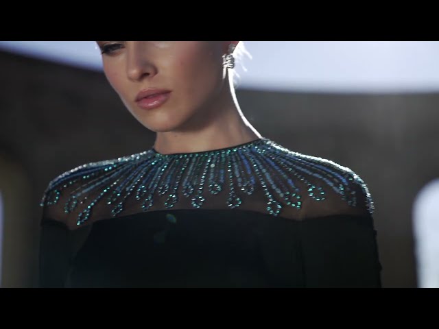 فستان سهرة  بأكمام كاب