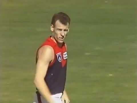 Steven Stretch & Andrew Obst - 1993, Rd 4 - Melbourne v North Melbourne, MCG