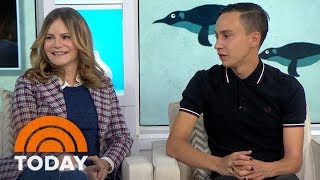 Jennifer Jason Leigh, Keir Gilchrist Talk About New Netflix Series ‘Atypical’ | TODAY