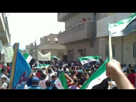 مظاهرة في حي الحميدية في مدينة حماة في جمعة "أبطال جامعة حلب"