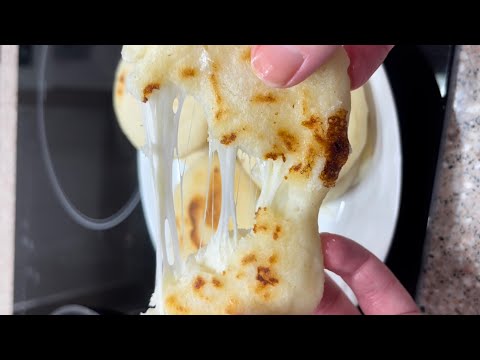 BEST CHEESY AREPAS Venezuelan & Colombian style!!! Encanto Arepas con Queso