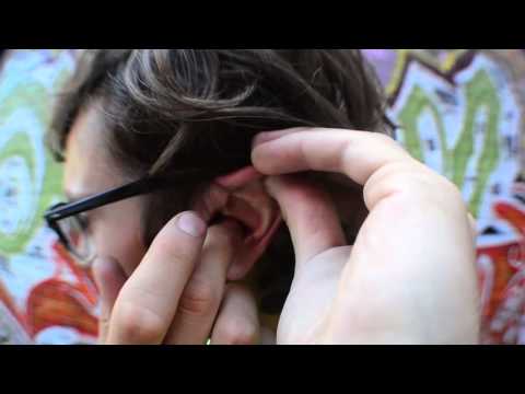 泡の聴覚保護を入れる方法 (How To Put In Foam Hearing Protection)