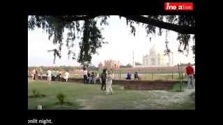 preview picture of video 'Watch Taj from Mehtab Bagh in moonlit night'