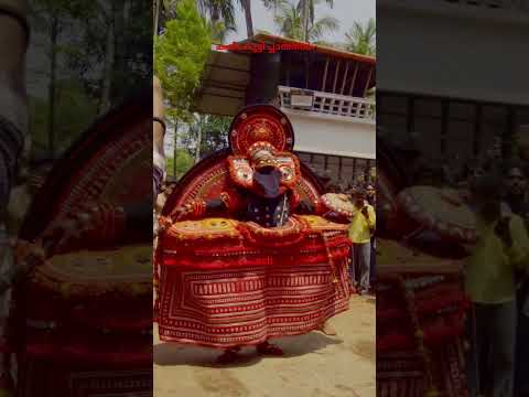കരിംകുട്ടിച്ചാത്തന്‍ ,കപ്പക്കടവ് ,azhikode #theyyam @KannurVisionOnlinenews @theyyam
