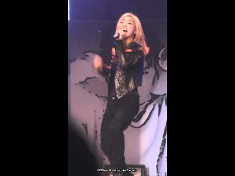 [FANCAM] 110220 f(x) Luna - Lachata @ Santafe Event
