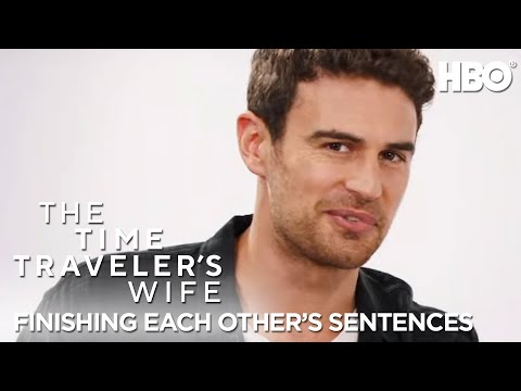 afbeelding Theo James & Rose Leslie Try To Finish Each Other's Sentences