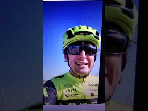 Un ciclista aficionado explota tras estar a, punto de ser atropellado en Zaragoza