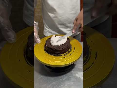 #cake #chocolatecakedesign #chocolatecake #pankajsinghcake #cakedecorating #ranjaycakechef
