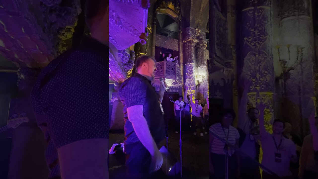 Short clip showcasing the live band karaoke experience