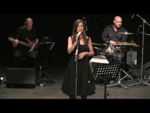 مَسرَح المَدينَة - بيروت||بقلبك- رلى عازر تغني زياد سحاب