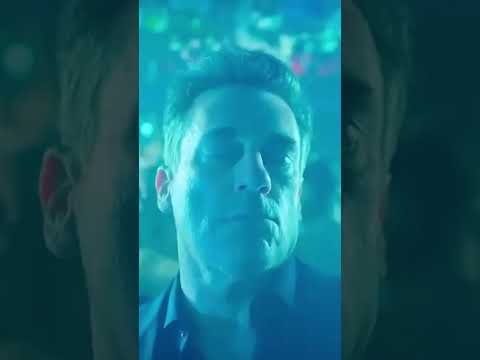 Logging out: overstressed millennial.  Sound on. // Отключись: перегруженный миллениал. Включи звук.