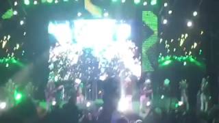 Grupo laberinto en vivo serapio Ramirez pone a cantar a Abel López el animador de el grupo 2017