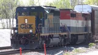 preview picture of video 'CSX SD40-3 & BCRail C40-8M on Q226 Entering Jessup'