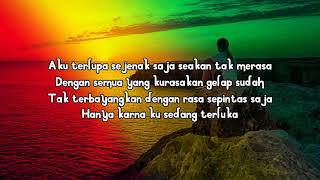 Download lagu Saat ku luka crazy rasta mp3