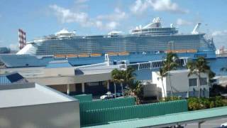 preview picture of video 'Back to the Island on Navigator of the Seas 11-29-2010'