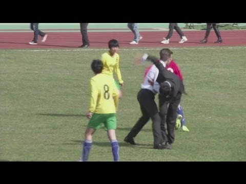 David Beckham gets feisty in Chinese kids match!
