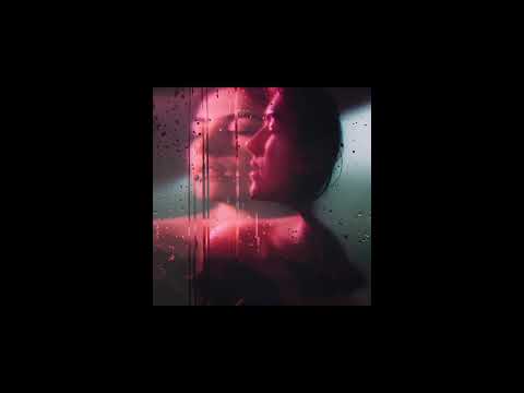 premiere | Paresse - Skyfallet | Frau Blau