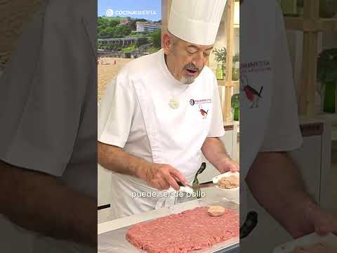 This is how you make the easiest and tastiest meat roll!