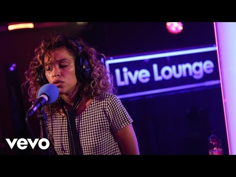 Izzy Bizu - White Tiger in the Live Lounge