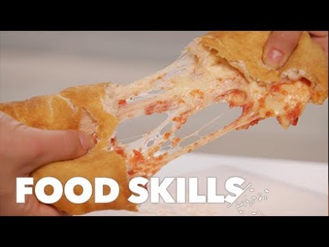 パンツェロッティはカルツォーネのいとこの唐揚げです。 (Panzerotti Are the Deep-Fried, Hand-Held Cousins of Calzones | Food Skills)