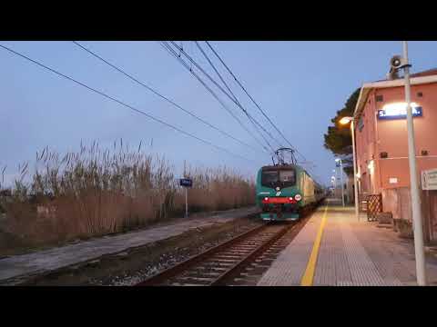 E464.619 + Regionale Veloce 3784 Trenitalia in TRANSITO da TORRENOVA!