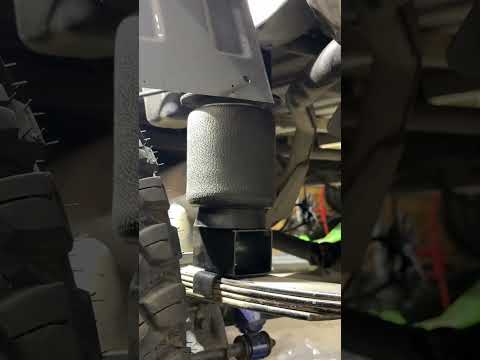 ViAir air compressor system in mini Kei truck