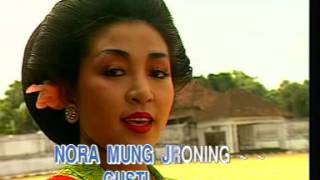 Download lagu Esemu   Titiek Manthous mp3
