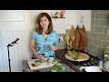 What are Kaffir Lime Leaves and How to Use Them? (aka Makrut Lime Leaves)