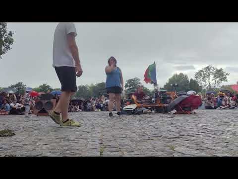 Mauerpark Karaoke Berlin 2023, Weather girls - it's raining man