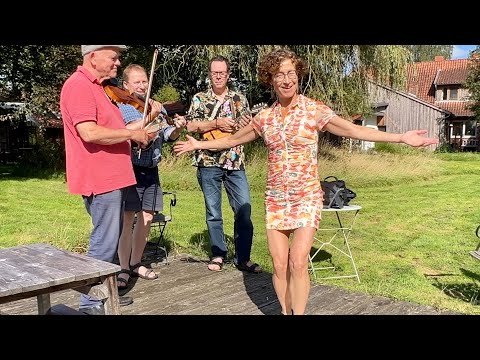 Schmetterling Before Breakfast -  Miss Moonshine Butterfly Buckdance ft Peter, Burghard, Arne in DE