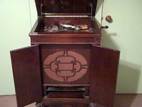 Meyer Davis Eddy Thomas - Caressing You - Roaring 20's.MP4