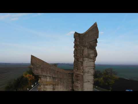PĂULIȘ.  Heroes monument from Păuliș, 1944.   4K. DJI.