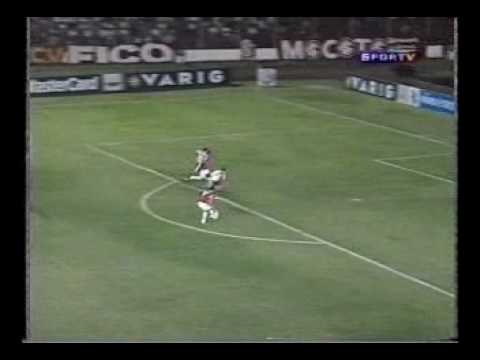 03/11/2005 - Paraná 3 X 1 Internacional : Gol de Sandro