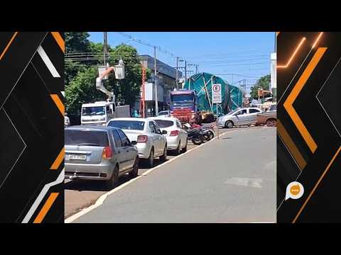 Transporte de carga pesada exige atenção redobrada entre Nova Londrina e Itaúna do Sul