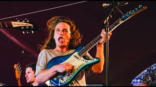 Going to a King Gizzard gig in a nutshell