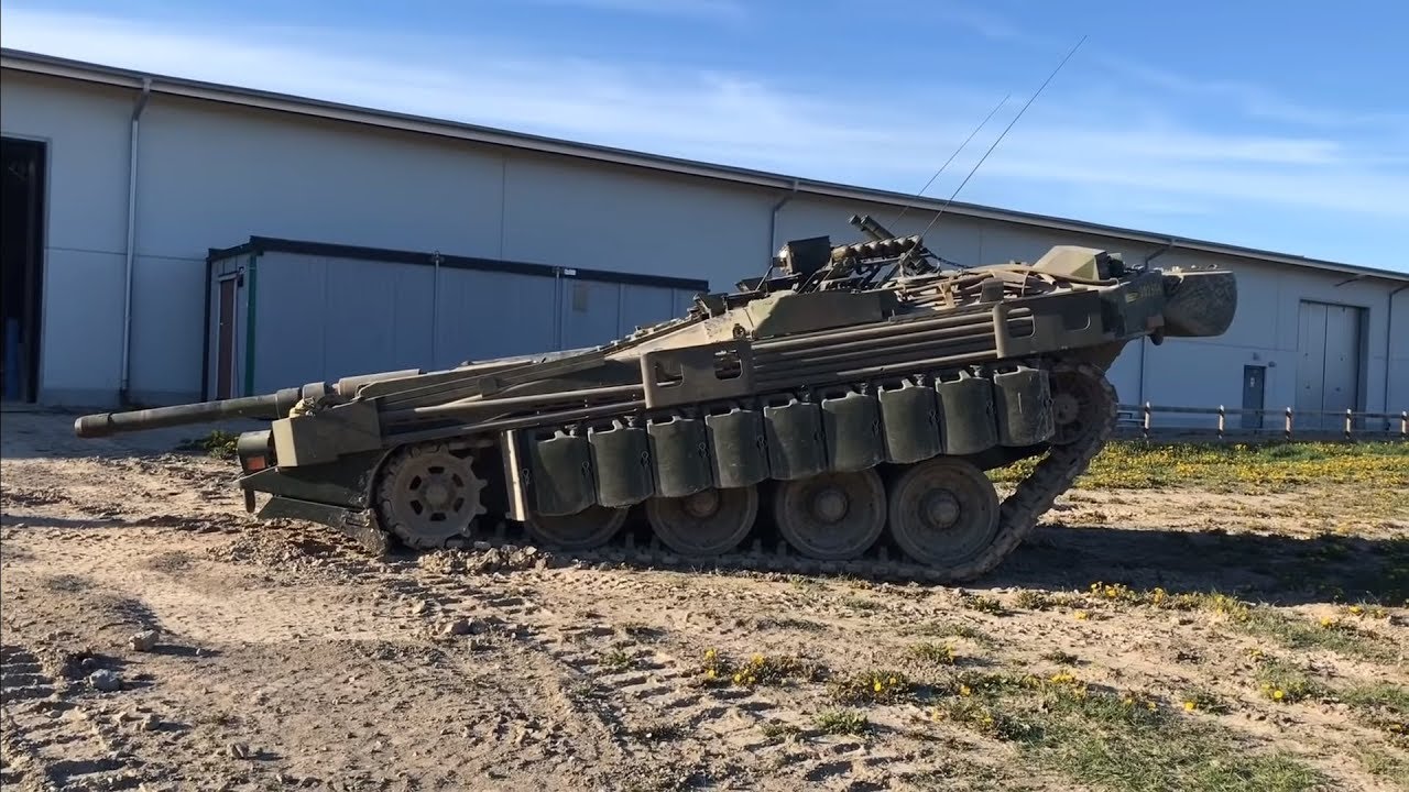 Strv 103 S-Tank demonstrating suspension at Arsenalen