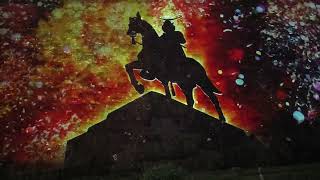 日本仙台七夕祭，仙台城跡城牆上的伊達政宗騎馬光雕秀。