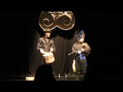 Vídeo: Ismael García e Santi López interpretan <cite>Blanca o Negra</cite>, composta para o cuarteto de música tradiconal Os Trinta de Trives por Ricardo Courtier