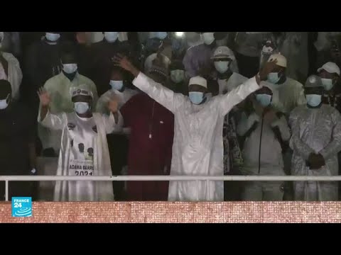 غامبيا.. فوز أداما بارو في الاقتراع الرئاسي